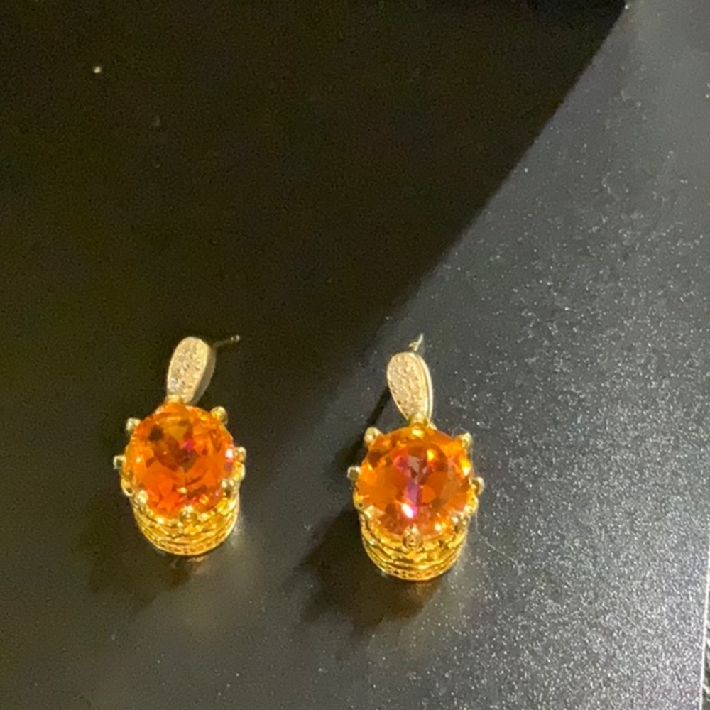 Citrine color earring encased in 925 silver and gold plated.